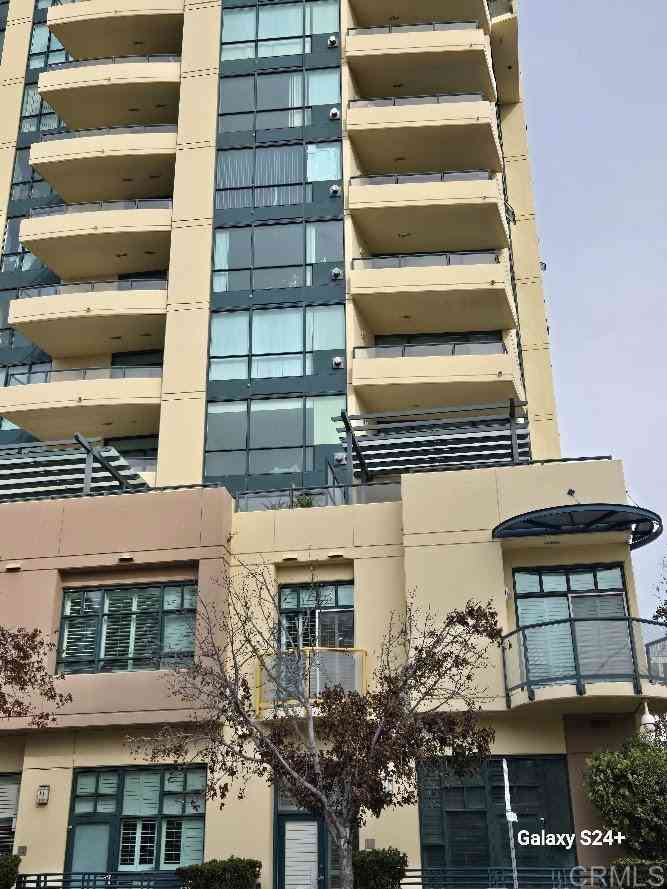 Townhouse For Rent - 110 W Island Ave<br/> San Diego, CA 92101