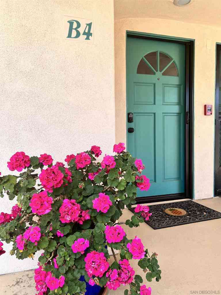 Homes For Rent - 7757 Eads #B4<br/> La Jolla, CA 92037