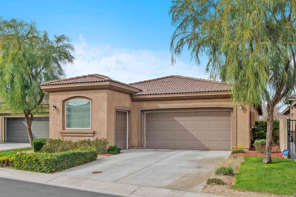 Homes For Sale - 82692 Burnette Drive<br/> Indio, CA 92201