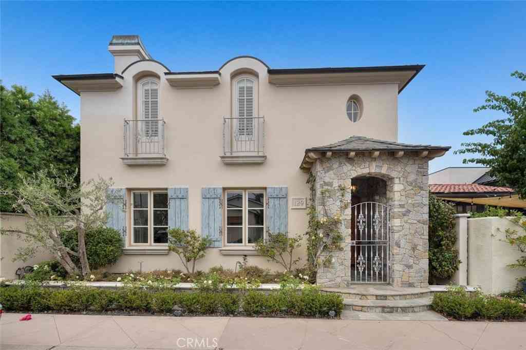 Homes For Rent - 129 Via Waziers<br/> Newport Beach, CA 92663