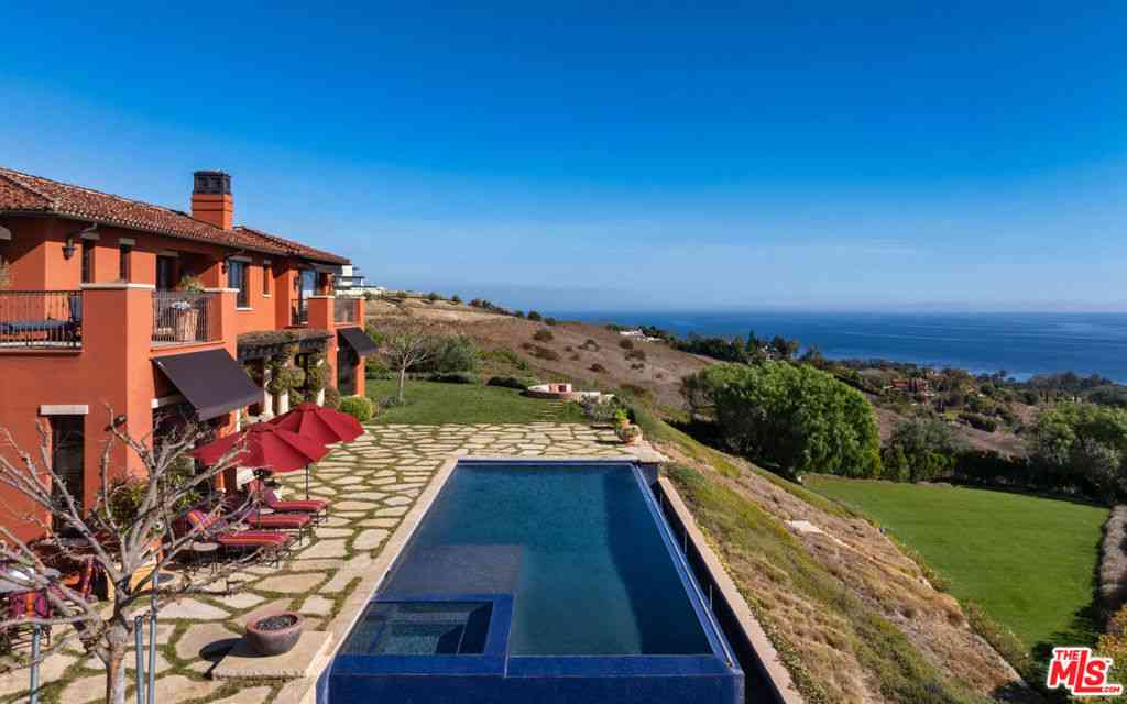 Homes For Rent - 6093 Murphy Way<br/> Malibu, CA 90265