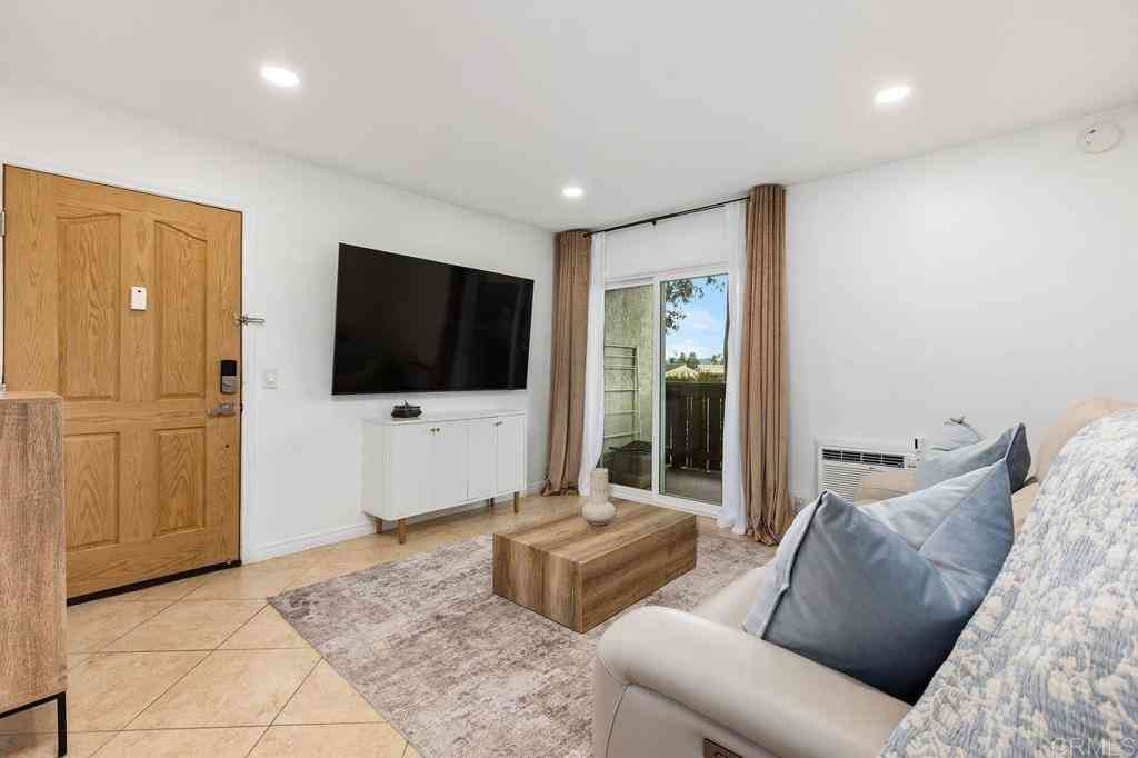Condo For Sale - 830 W Lincoln Avenue #171<br/> Escondido, CA 92026