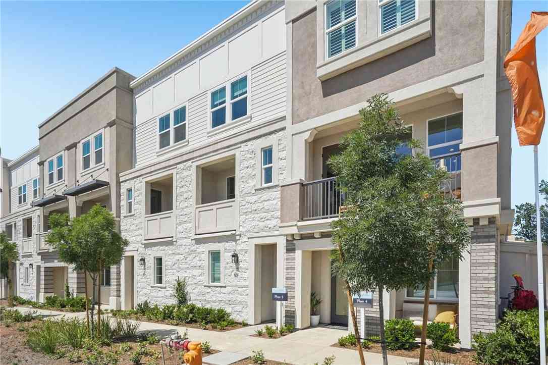 Townhouse For Sale - 161 N First Avenue<br/> Upland, CA 91786