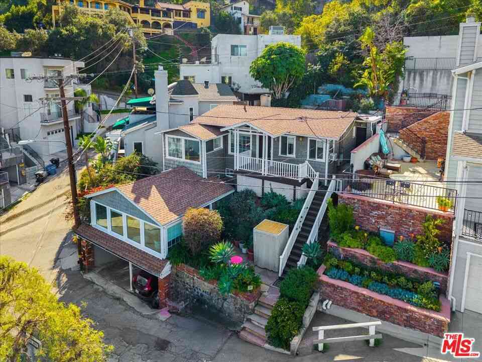Homes For Sale - 2951 Park Center Drive<br/> Los Angeles, CA 90068