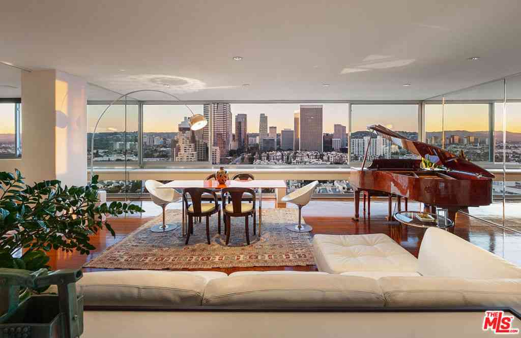 Condo For Sale - 2220 Avenue Of The Stars #1802W<br/> Los Angeles, CA 90067