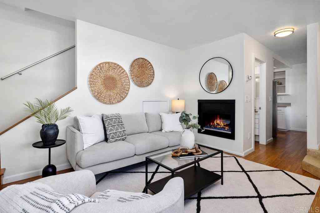 Condo For Sale - 4051 Fanuel #8<br/> San Diego, CA 92109