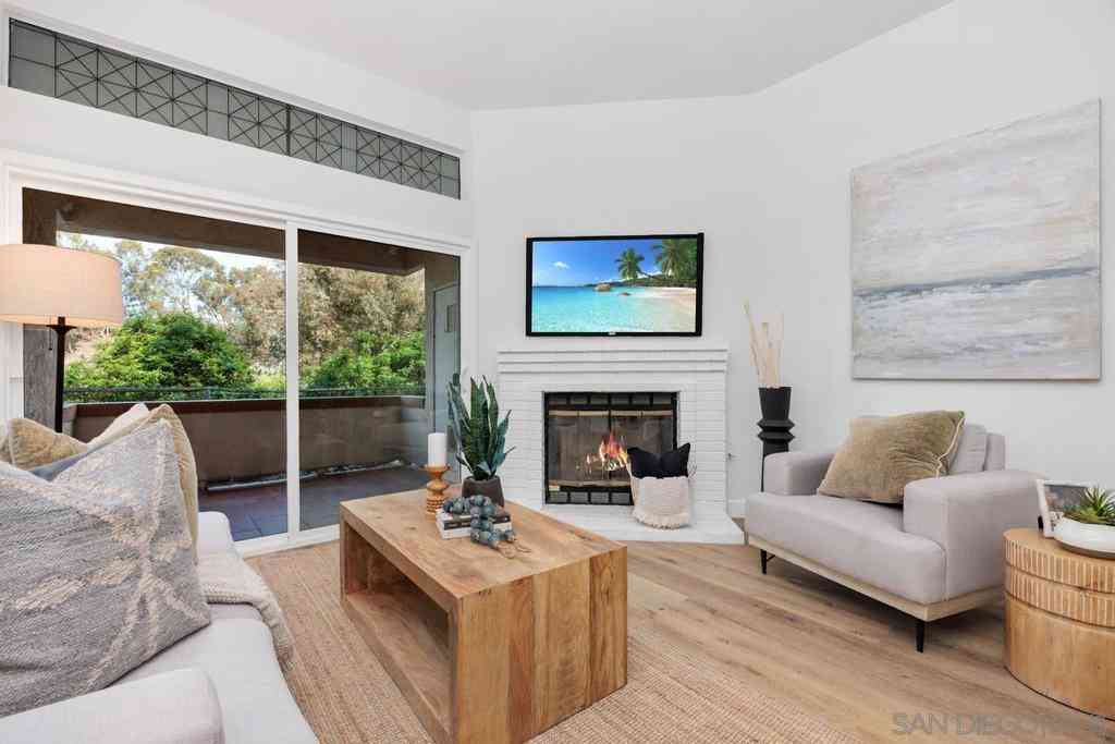 Condo For Sale - 2808 Winthrop<br/> Carlsbad, CA 92010