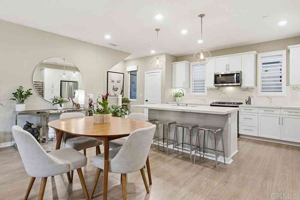 Condo For Sale - 2744 Via Alta Place<br/> San Diego, CA 92108