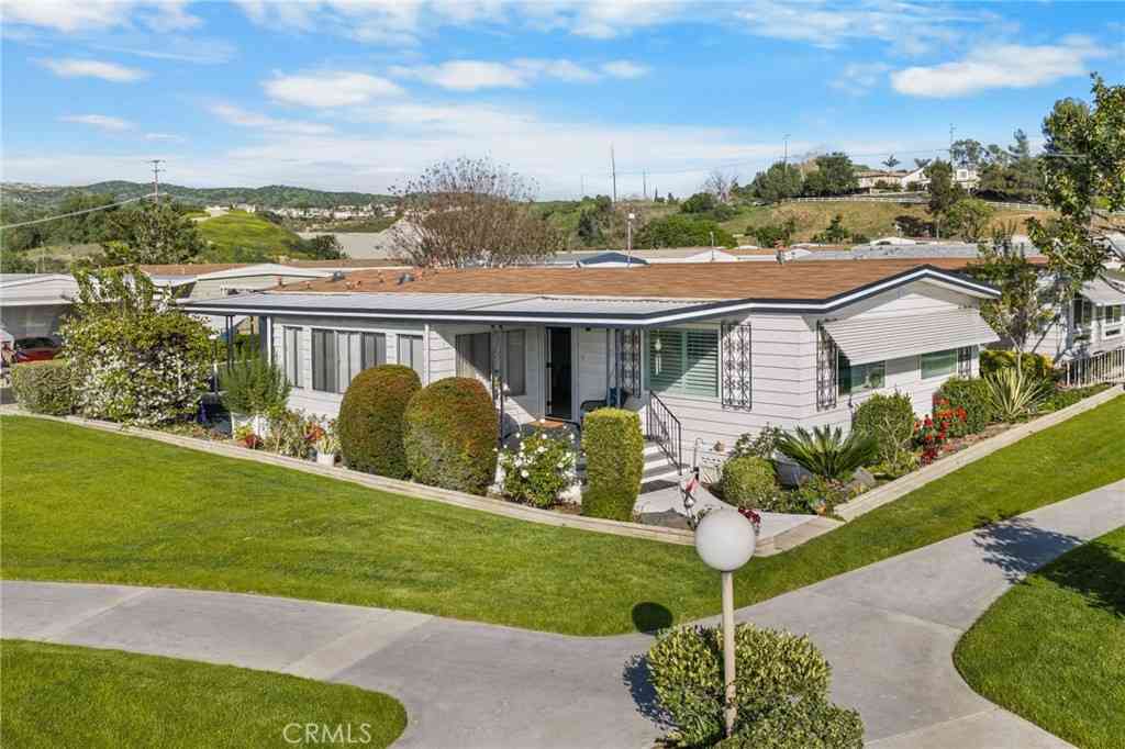 Mobile Home For Sale - 16902 Lake Pleasant Lane #216<br/> Yorba Linda, CA 92886