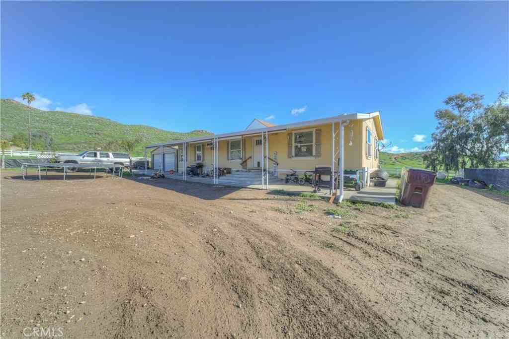 Mobile Home For Sale - 32986 Grand Avenue<br/> Winchester, CA 92596