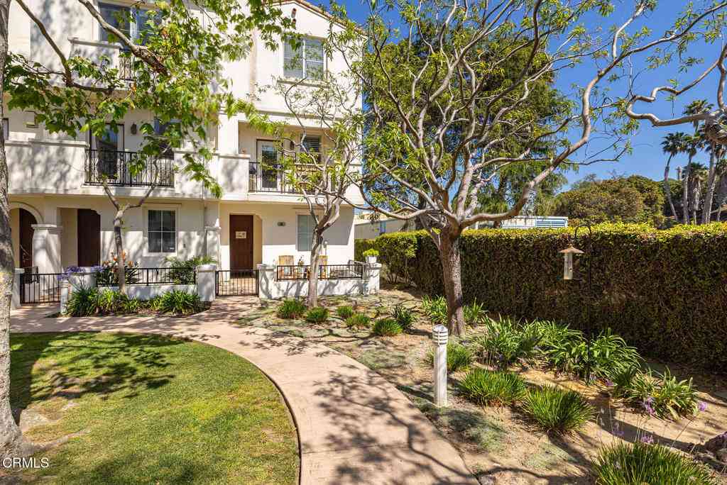 Condo For Sale - 148 Beach Side Court<br/> Ventura County, Ventura, CA 93001