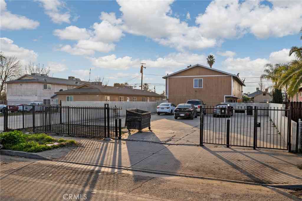 Multifamily For Sale - 715 N Street<br/> Bakersfield, CA 93304