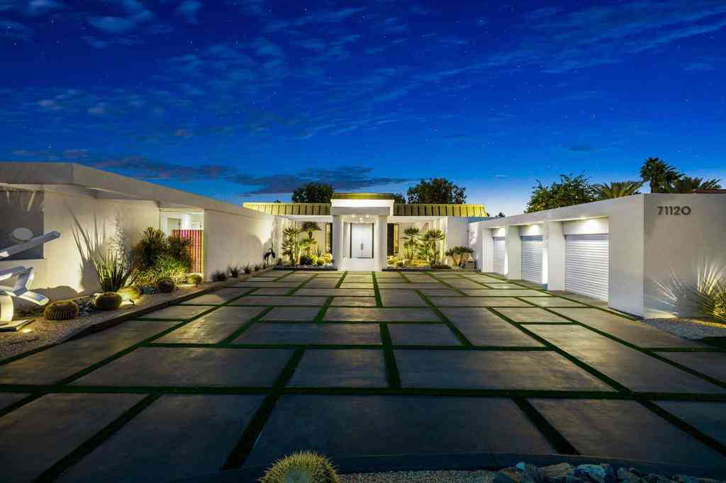 Homes For Sale - 71120 N Thunderbird Terrace<br/> Rancho Mirage, CA 92270
