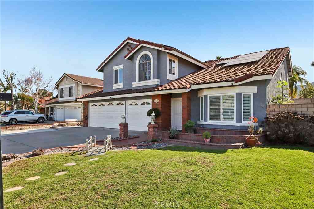 Homes For Sale - 1278 Millbrook<br/> Corona, CA 92882