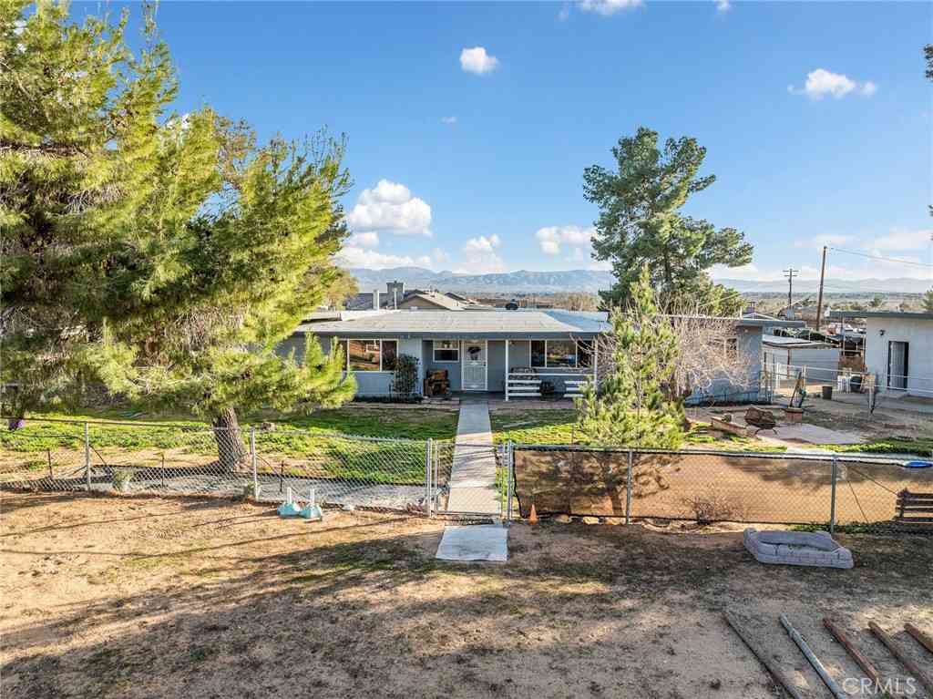 Homes For Sale - 22977 El Centro<br/> Apple Valley, CA 92307