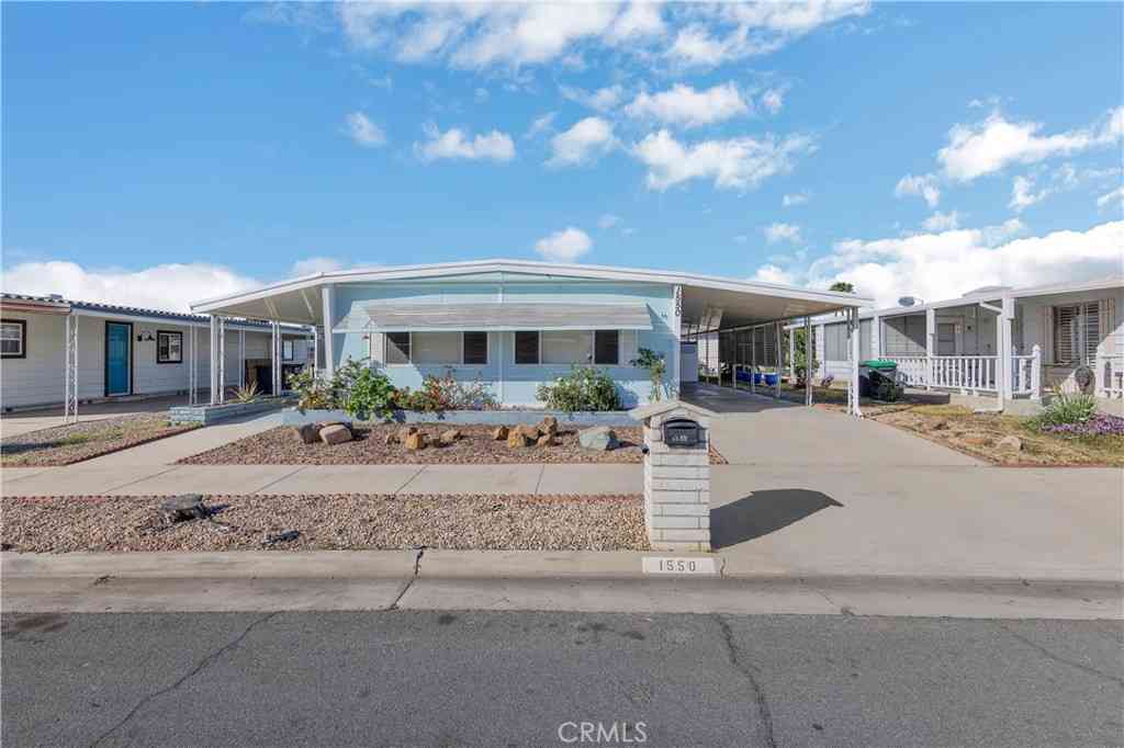 Mobile Home For Sale - 1550 San Vicente<br/> Hemet, CA 92543