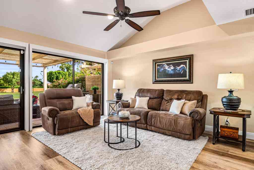Condo For Sale - 41628 Woodhaven Drive E<br/> Palm Desert, CA 92211