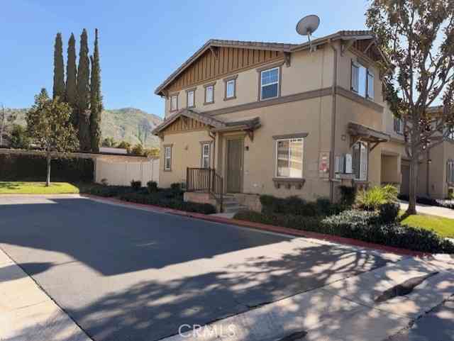 Townhouse For Sale - 22326 Blue Lupine Circle<br/> Grand Terrace, CA 92313