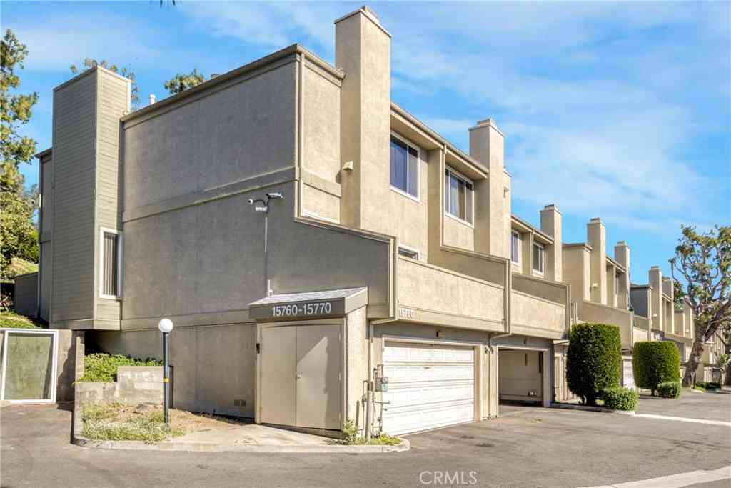 Townhouse For Sale - 15760 Midwood Drive #6<br/> Granada Hills, CA 91344