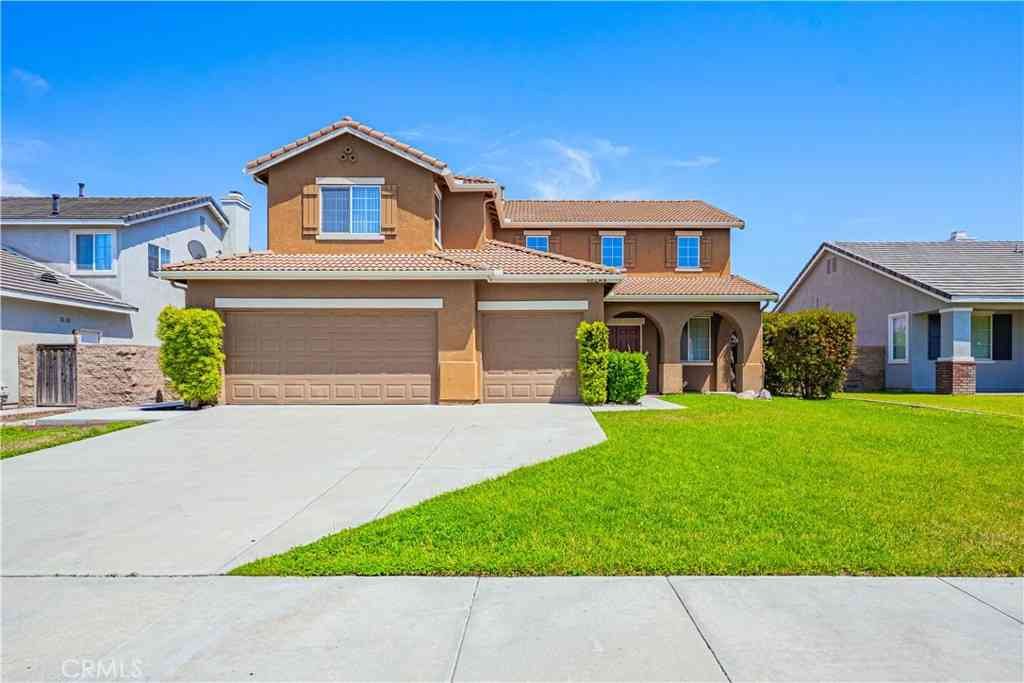Homes For Sale - 35602 Driftwood<br/> Winchester, CA 92596