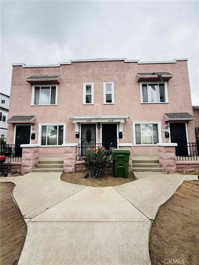 Multifamily For Sale - 1307 W Martin Luther King Jr Boulevard<br/> Los Angeles, CA 90037