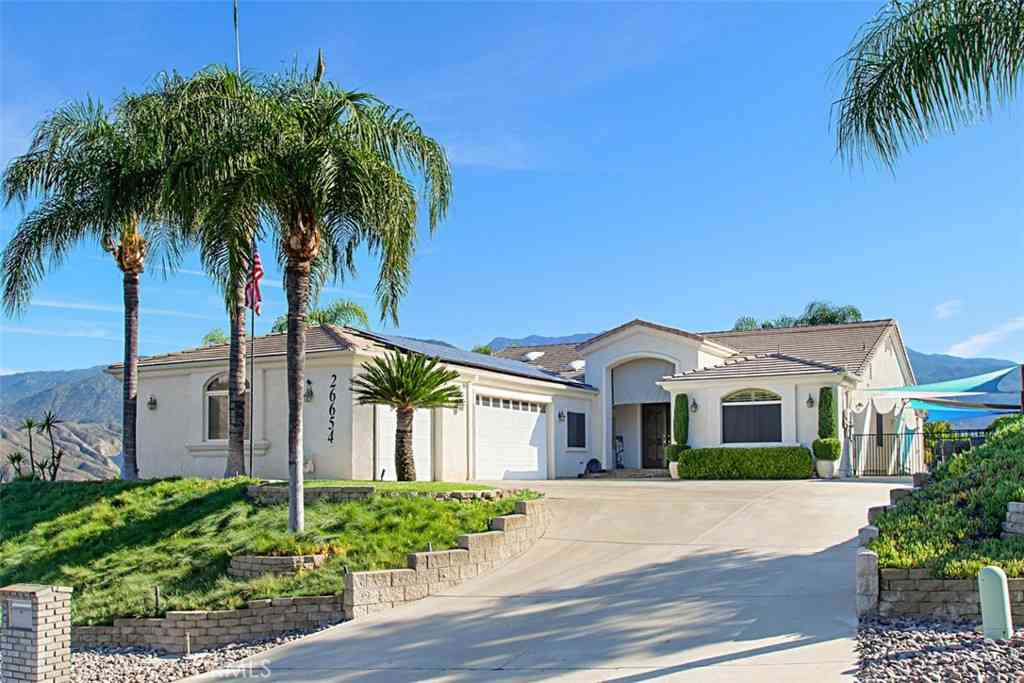 Homes For Sale - 26654 Chad Court<br/> Hemet, CA 92544