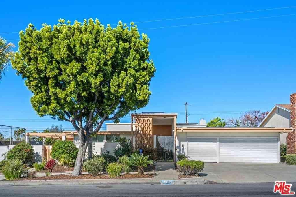 Homes For Sale - 5435 W 64th Street<br/> Los Angeles, CA 90056