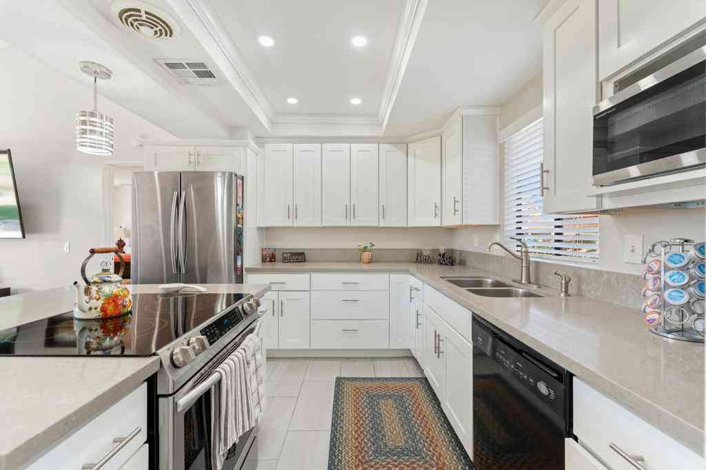 Condo For Sale - 40467 Bay Hill Way<br/> Palm Desert, CA 92211