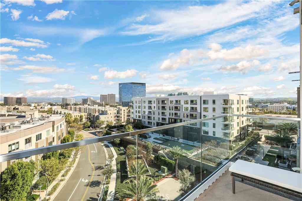 Condo For Sale - 3700 Rivington<br/> Irvine, CA 92612