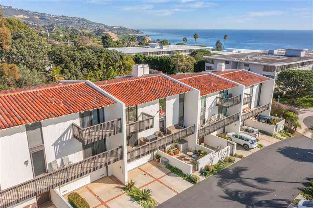 Homes For Sale - 32548 Coastsite<br/> Rancho Palos Verdes, CA 90275