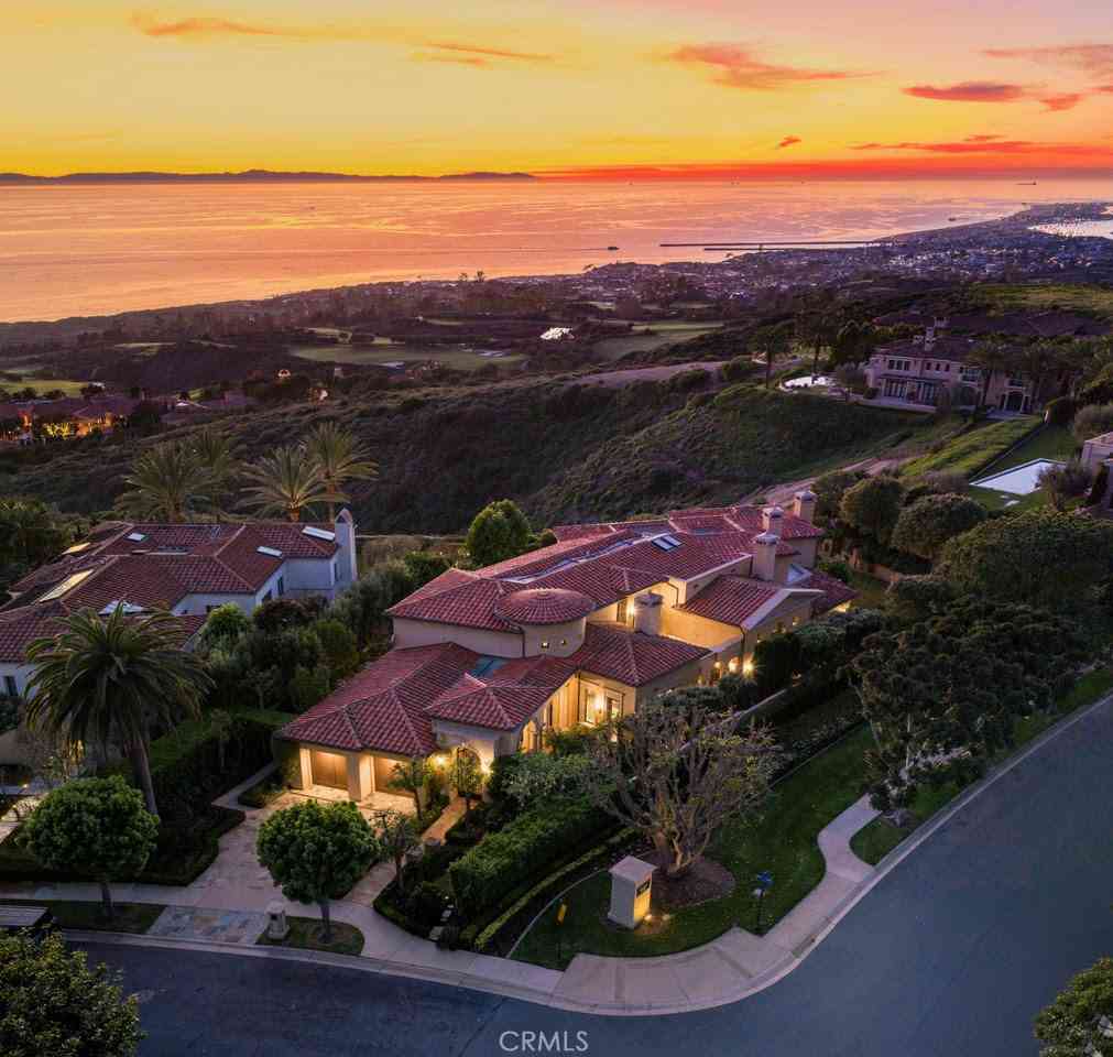 Homes For Sale - 2 Channel Vista<br/> Newport Coast, CA 92657