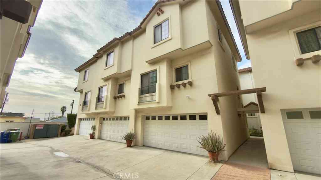Condo For Sale - 1075 N Maclay #14<br/> San Fernando, CA 91340