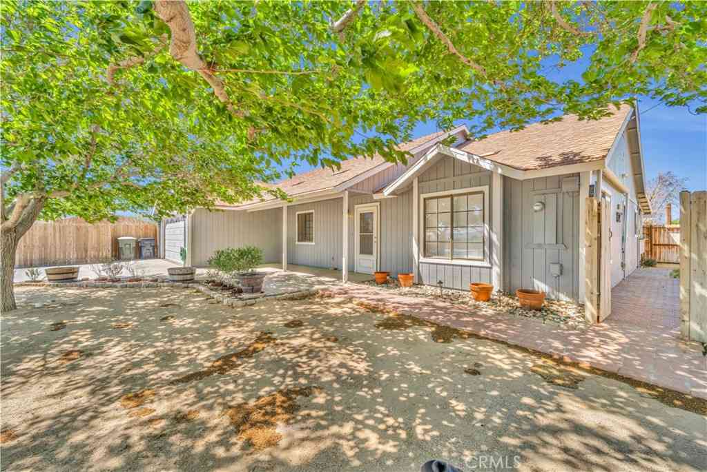Homes For Sale - 3721 Stetson Avenue<br/> Rosamond, CA 93560