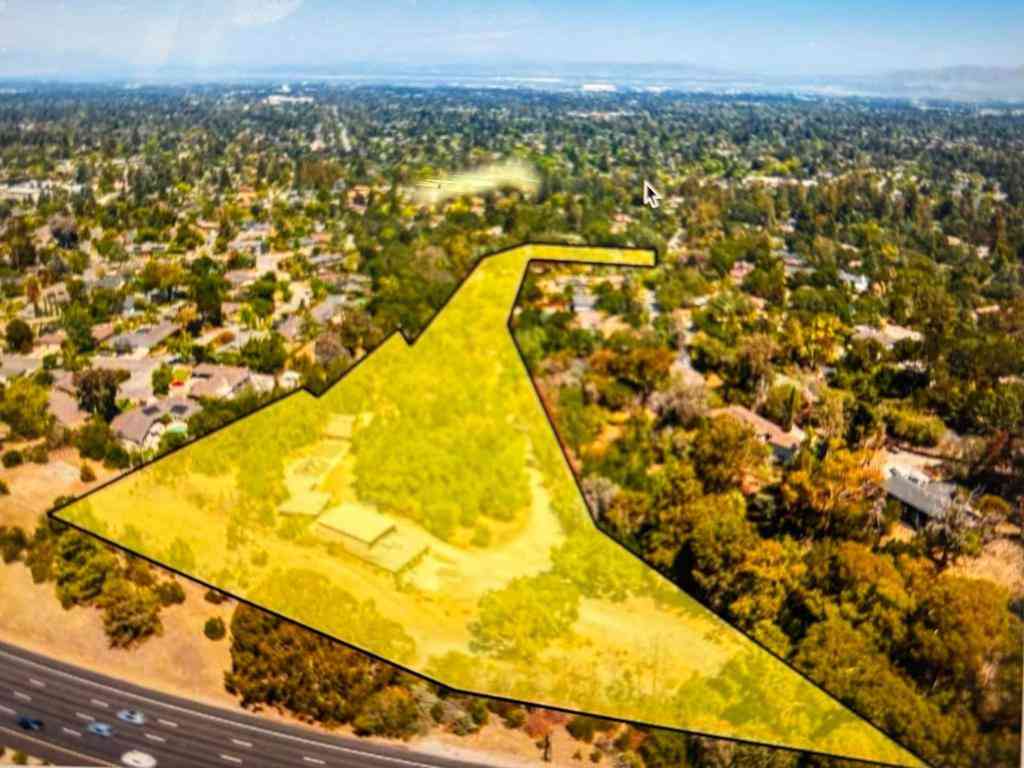 Vacant Land For Sale - 2100 Woods Lane<br/> Los Altos, CA 94022