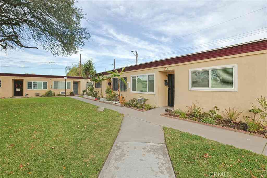 Condo For Sale - 4109 W 5th #F2<br/> Santa Ana, CA 92703
