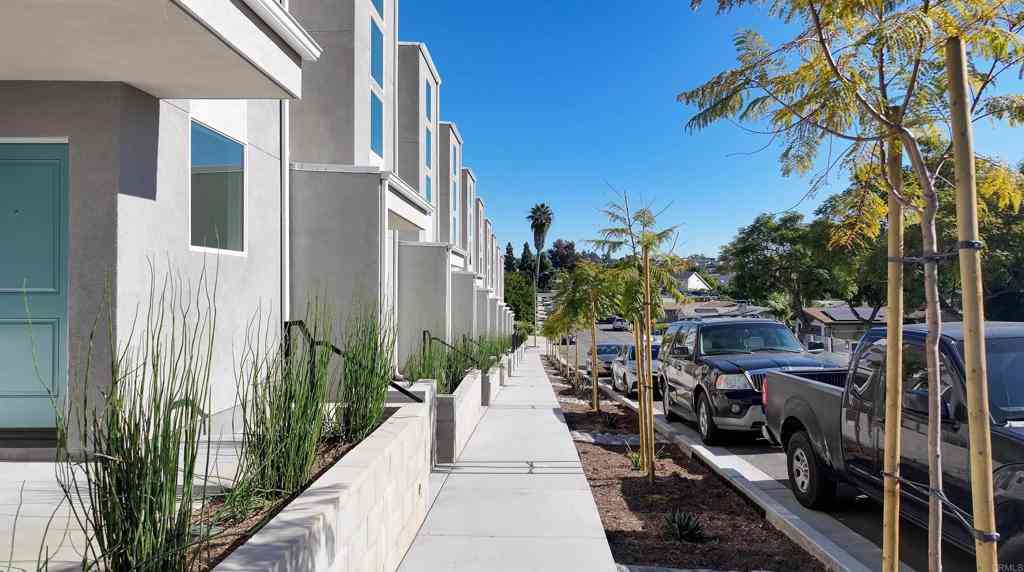 Townhouse For Sale - 4958 Ocean View Boulevard<br/> San Diego, CA 92113