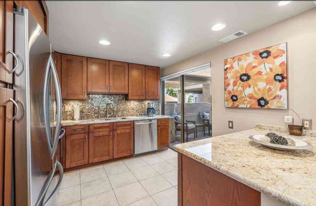 Condo For Sale - 48665 Moon Terrace Lane<br/> Palm Desert, CA 92260
