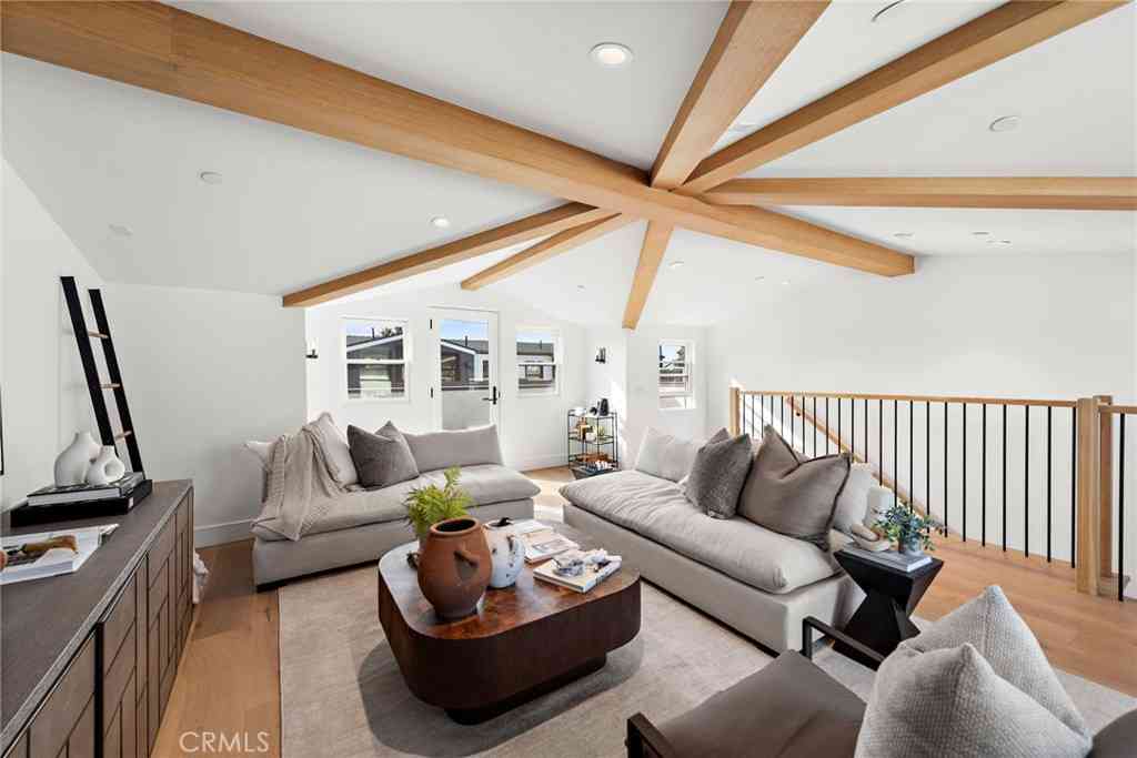 Townhouse For Sale - 20462 Santa Ana Ave #F<br/> Newport Beach, CA 92660