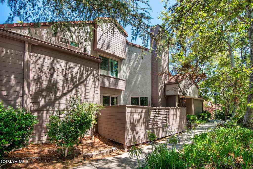 Townhouse For Sale - 190 Via Colinas<br/> Ventura County, Westlake Village, CA 91362