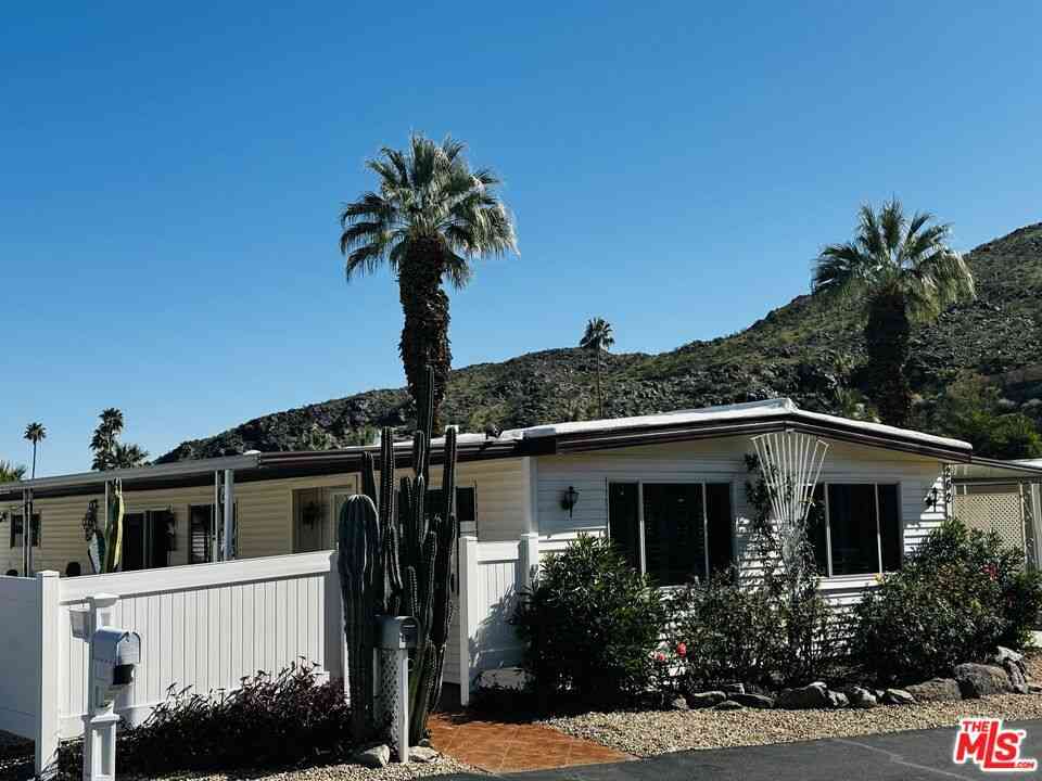 Mobile Home For Sale - 262 Costa Mesa Drive<br/> Palm Springs, CA 92264