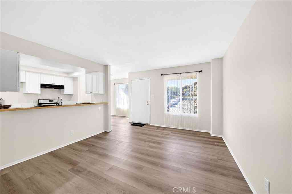 Condo For Sale - 2324 Lillyvale Avenue #143<br/> Los Angeles, CA 90032