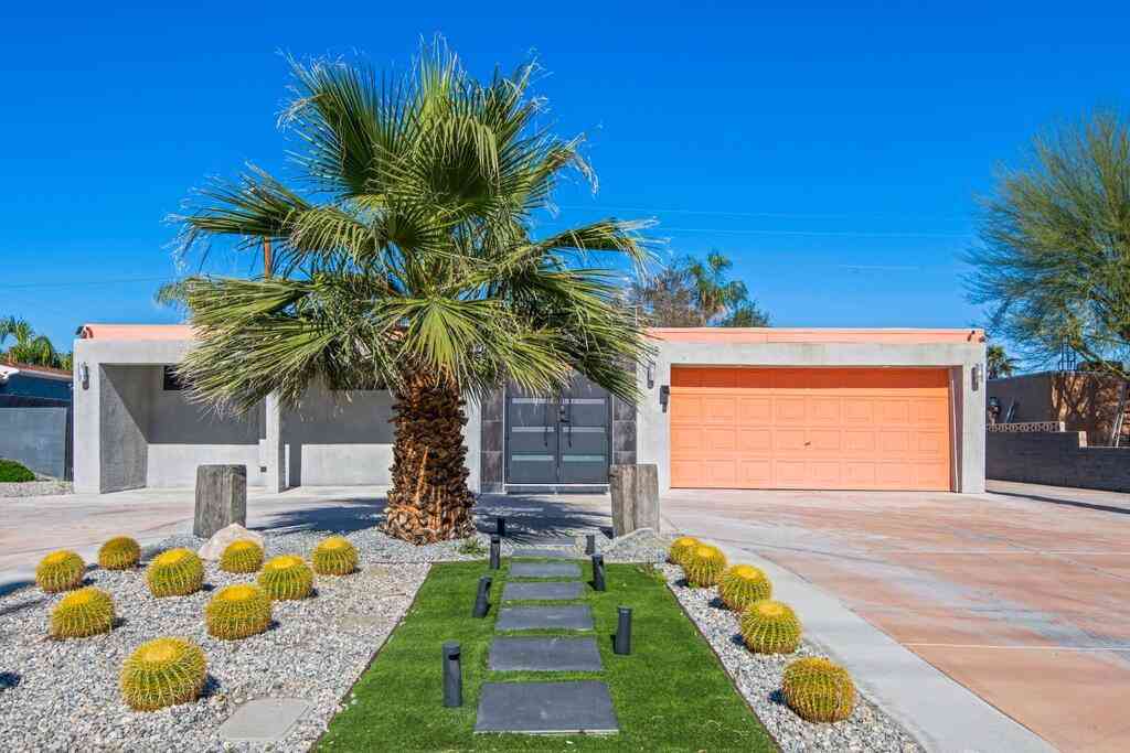 Homes For Sale - 4318 E Mesquite Avenue<br/> Palm Springs, CA 92264
