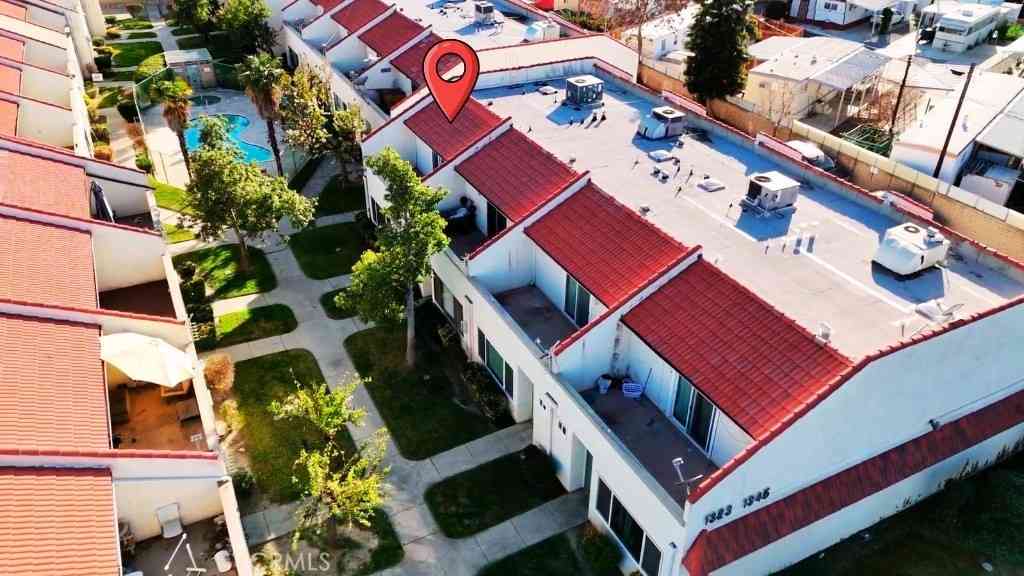 Townhouse For Sale - 1337 W Latham<br/> Hemet, CA 92543