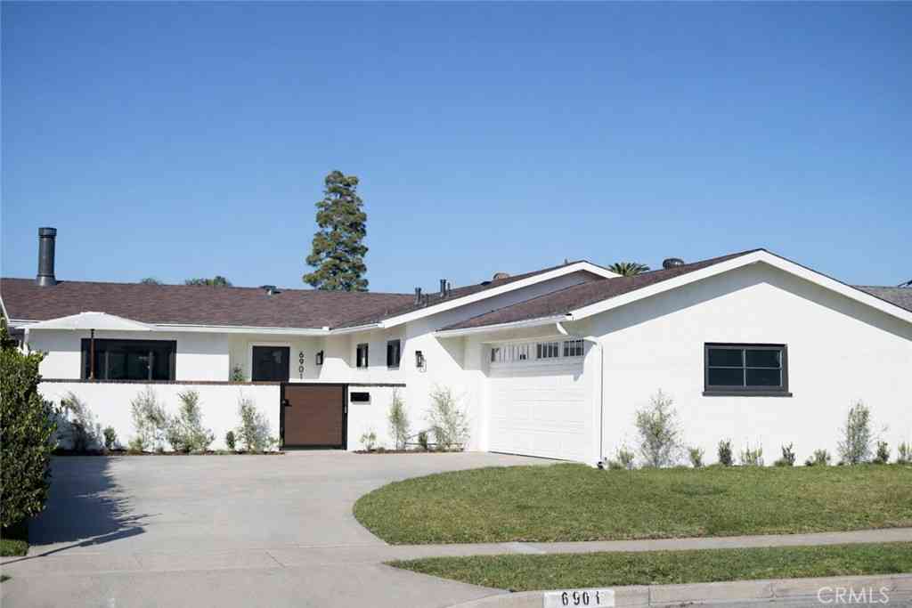 Homes For Sale - 6901 Breeland<br/> Huntington Beach, CA 92647