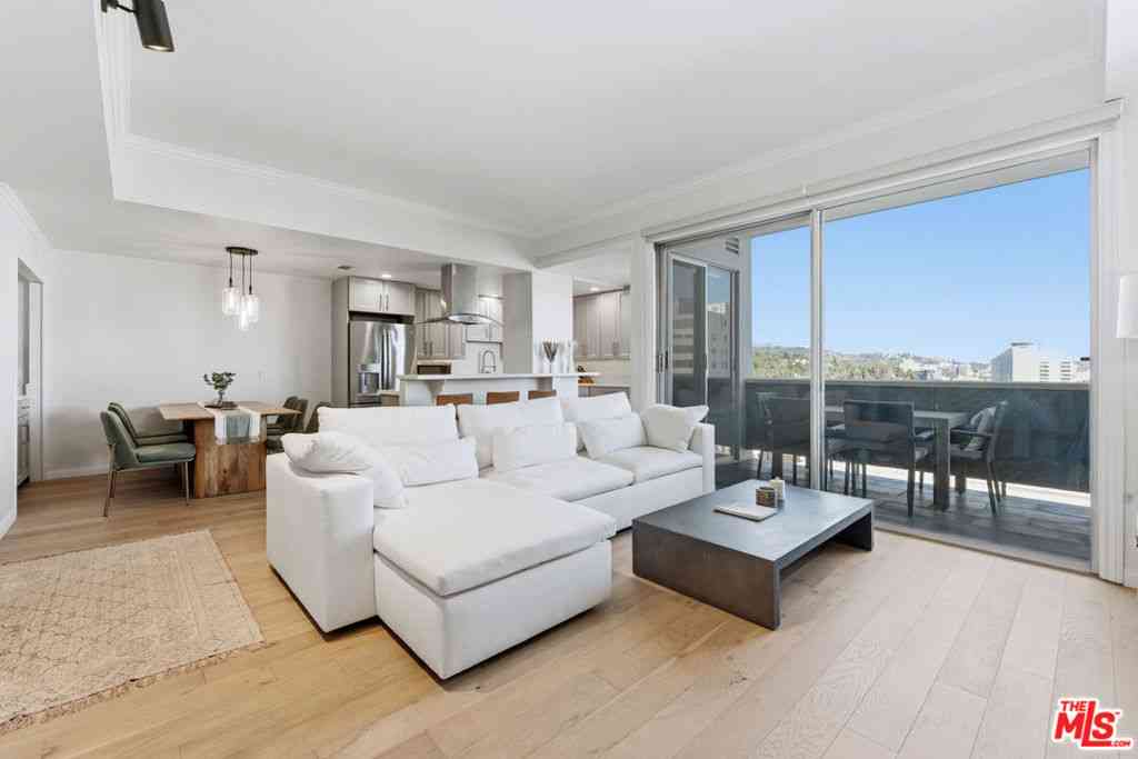 Condo For Sale - 7250 Franklin Avenue #615<br/> Los Angeles, CA 90046