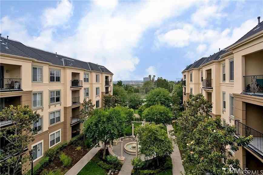 Condo For Sale - 3458 Watermarke<br/> Irvine, CA 92612