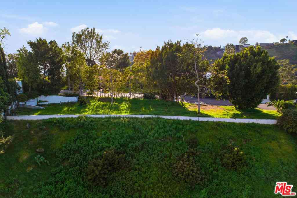 Vacant Land For Sale - 1016 Stradella Road<br/> Los Angeles, CA 90077