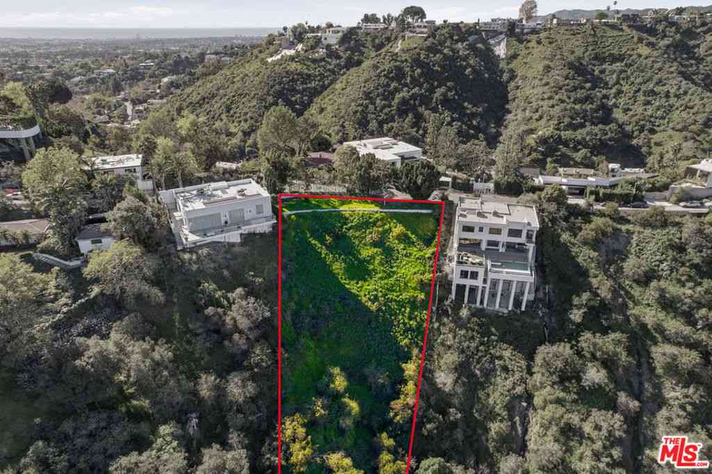 Homes For Sale - 1016 Stradella Road<br/> Los Angeles, CA 90077