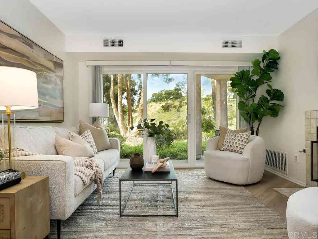 Condo For Sale - 7263 Camino Degrazia #31<br/> San Diego, CA 92111