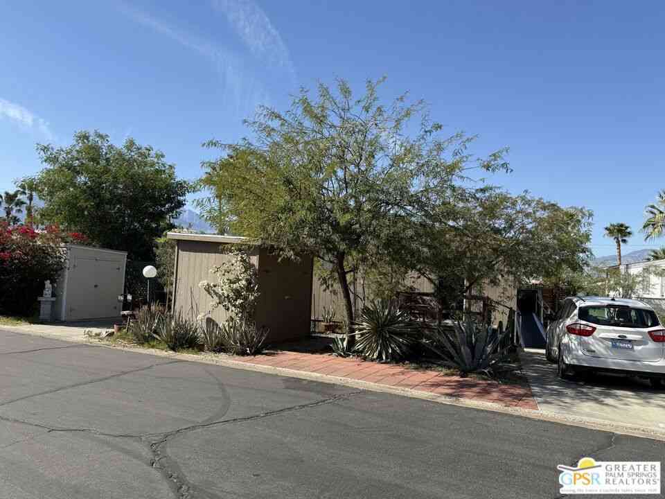 Mobile Home For Sale - 15500 Bubbling Wells Road #127<br/> Desert Hot Springs, CA 92240